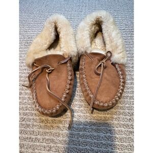 LL Bean Wicked Good Moccasins Womens 9 Brown Suede Shearling Slippers 130441